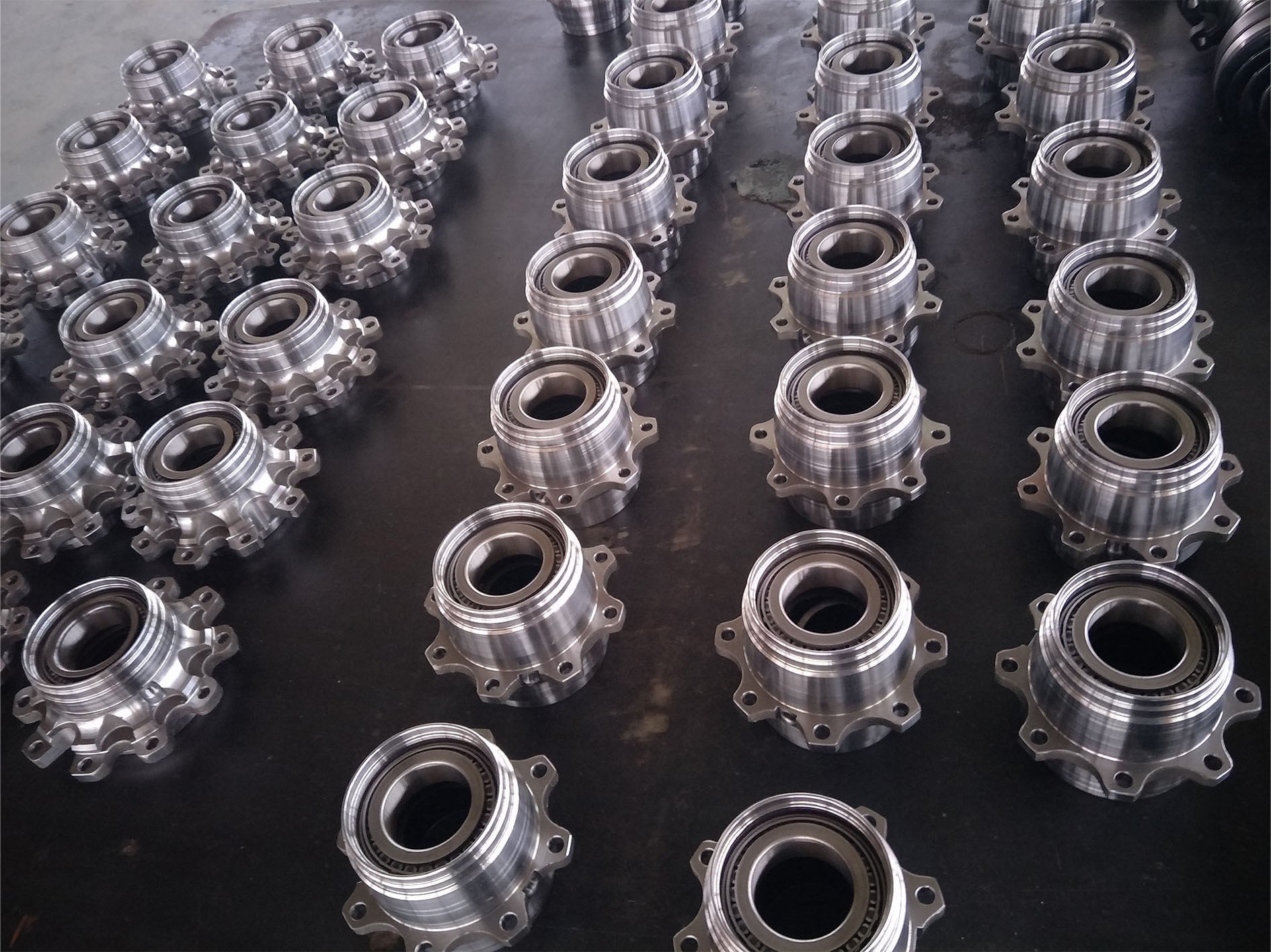 Semi-floating Axle Shaft (with differential lock) 